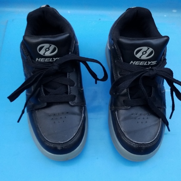 Heelys Other - Heely's roller shoes